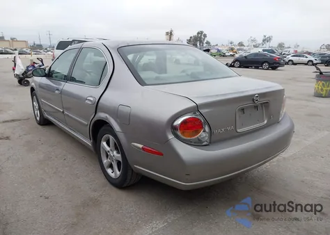 2002 Nissan Maxima Gxe z USA, uszkodzony, nr VIN JN1DA31D12T206949